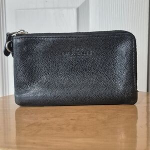 Coach New York Black Leather Wallet / Wristlet With Gold Toned Hardware
